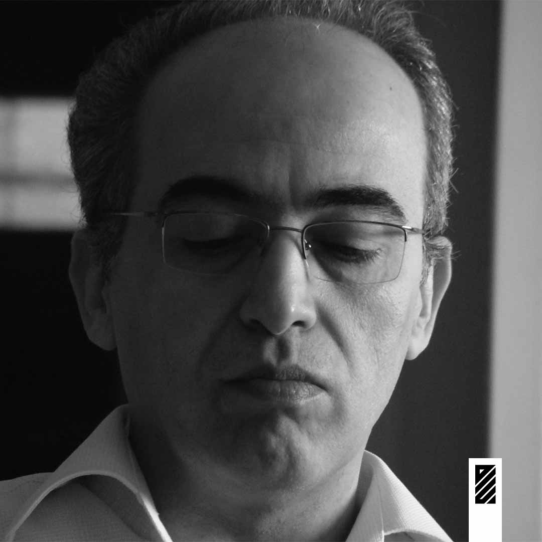 حمید فرازنده نویسنده و مترجم در مجله بارو