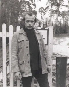 reference: https://commons.wikimedia.org/wiki/File:Nicolas_Born_in_N%C3%BCrtingen.jpg